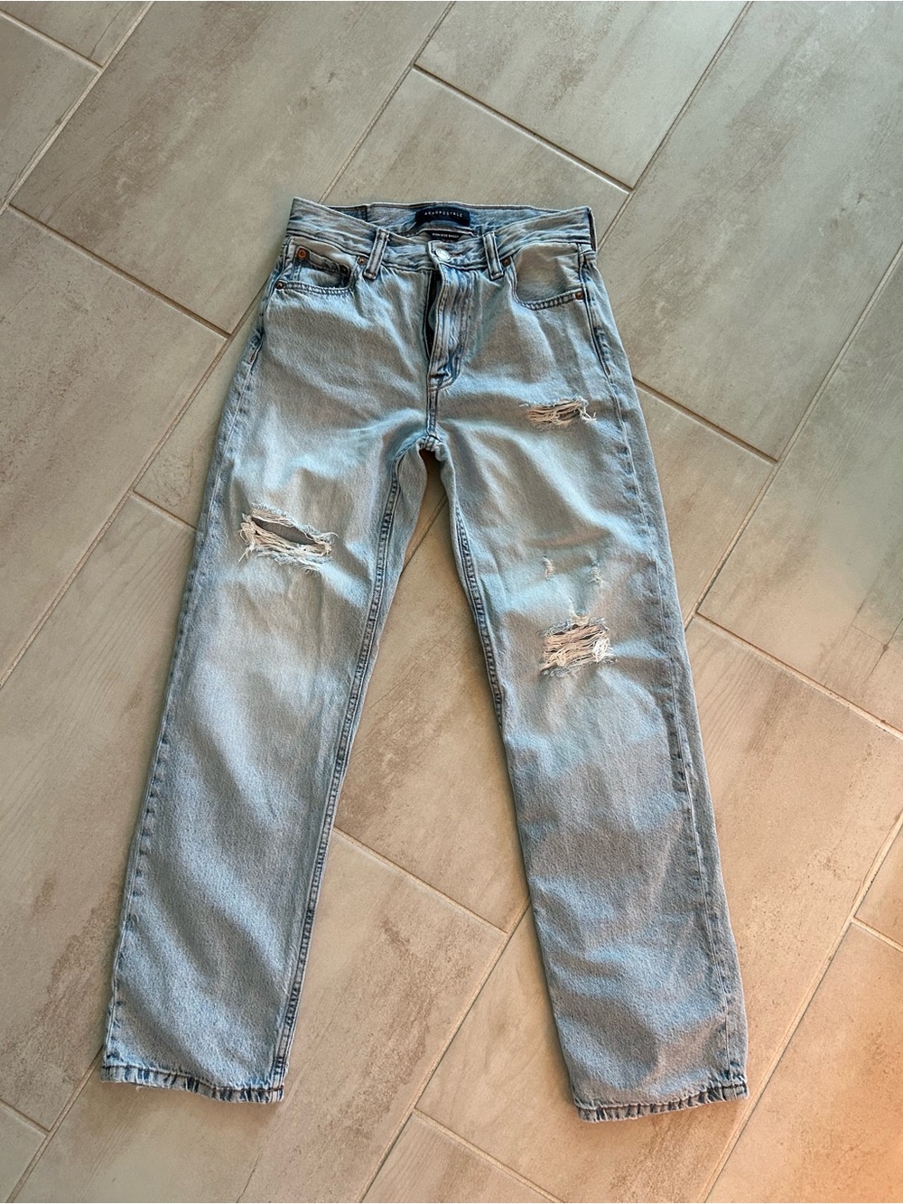 Aeropostale High Rise Baggy Jeans
size 00 Reg